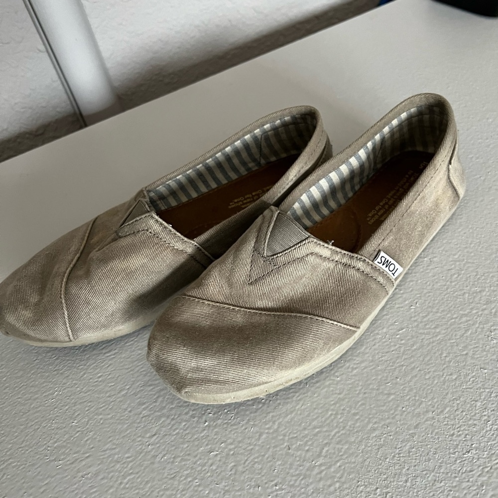 Toms. Classics.